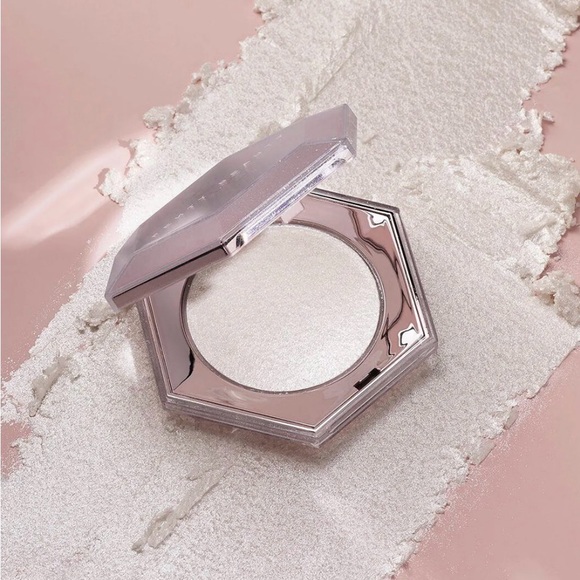 FENTY BEAUTY Diamond Bomb All-Over Diamond Veil - Picture 1 of 16